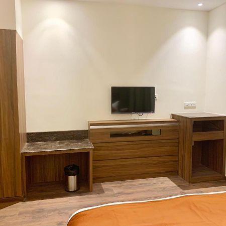 Hotel Amber Rudrapur Εξωτερικό φωτογραφία