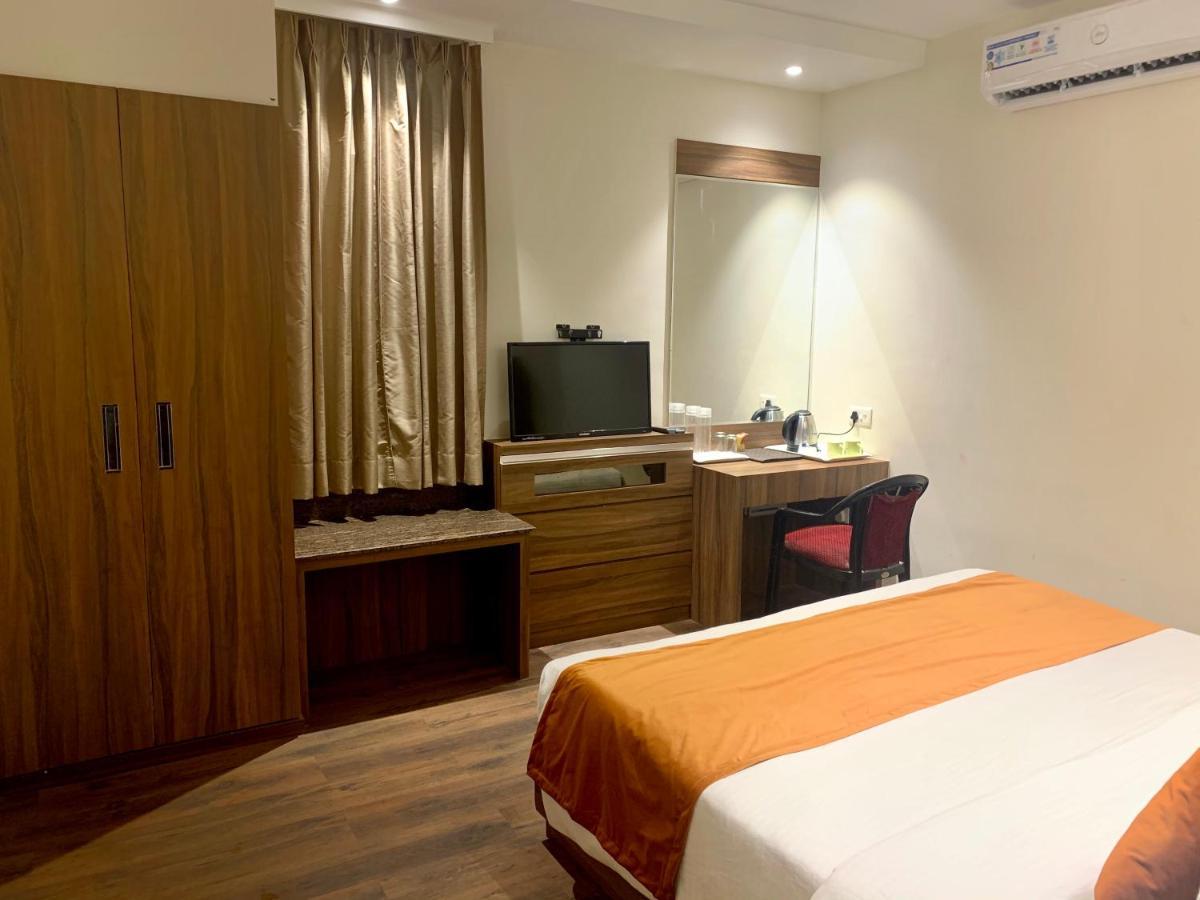 Hotel Amber Rudrapur Εξωτερικό φωτογραφία