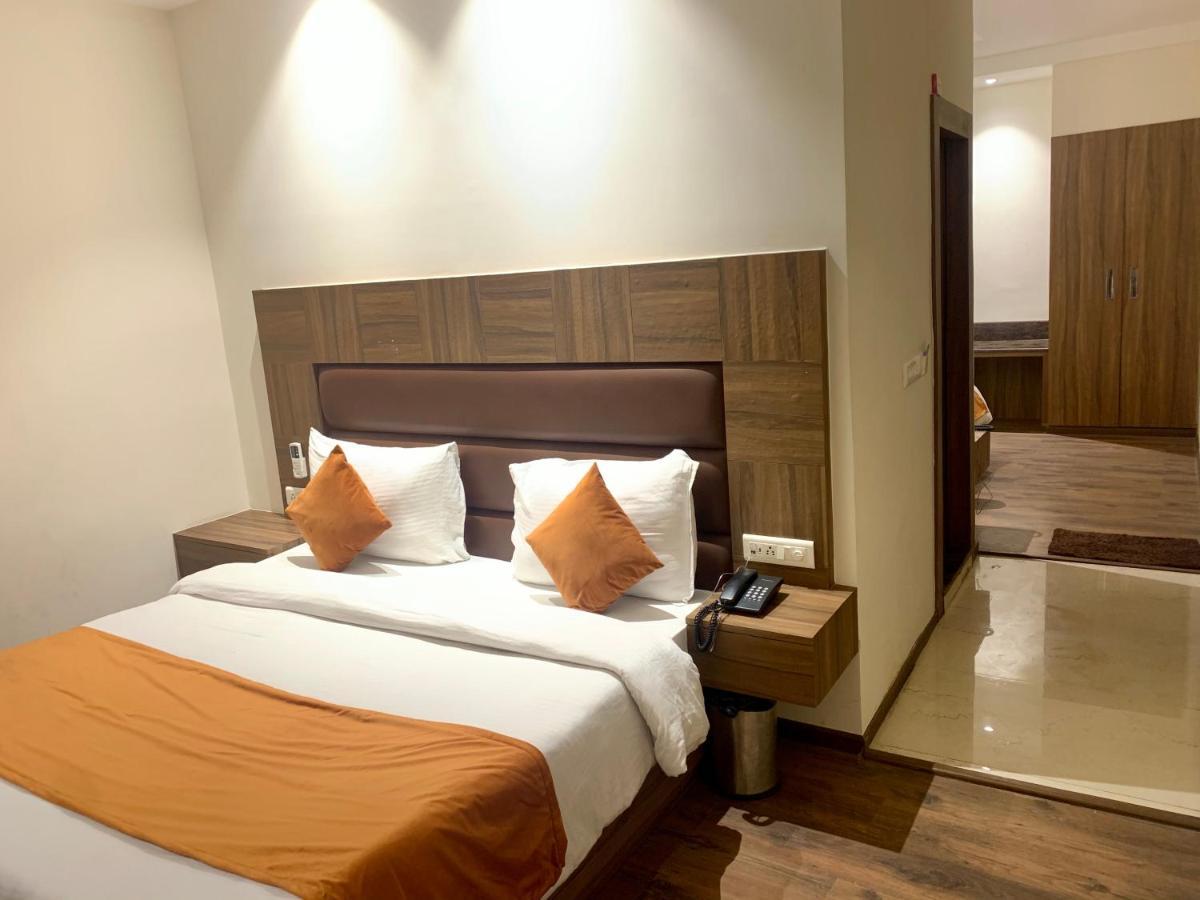 Hotel Amber Rudrapur Εξωτερικό φωτογραφία